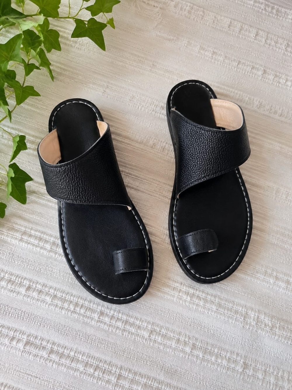 Women’s Black Leather Toe-Loop Slide Sandals